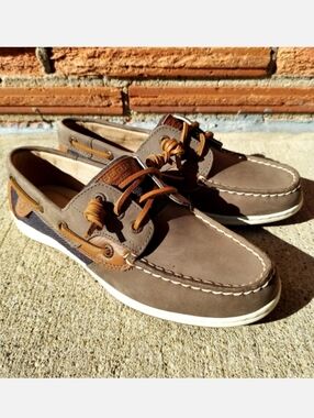 Like New Sperry Tan and Navy Blue Women's Size: 8 Leather Boat Shoes